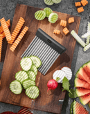 Frites et chips ondulées réalisées avec la coupe légume GEFU RIFFL