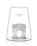 Zoom sur le relief sculpté de l’Arc de Triomphe dans le verre Alaskan Maker
