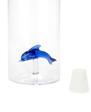 Bouteille en verre dauphin bleu de Balvi, design ludique et écologique pour vos boissons
