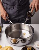 Sauteuse Cristel Castel’Pro 24 cm  en inox utilisée en cuisine – tous feux dont induction